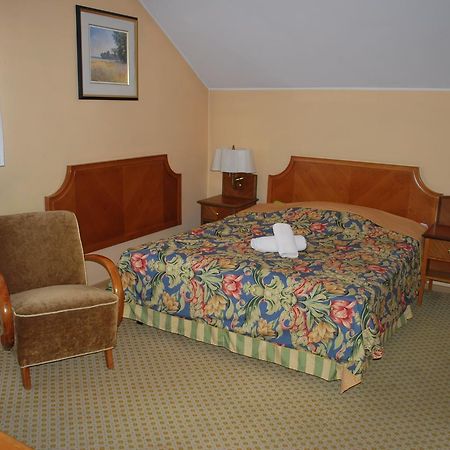 Noclegi Helios & Hotelowa Велюн Екстериор снимка